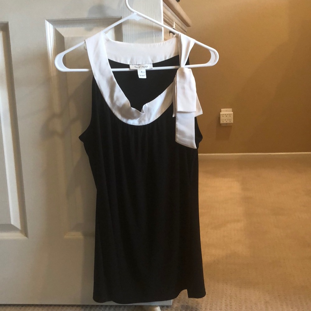 Black and white shirt.